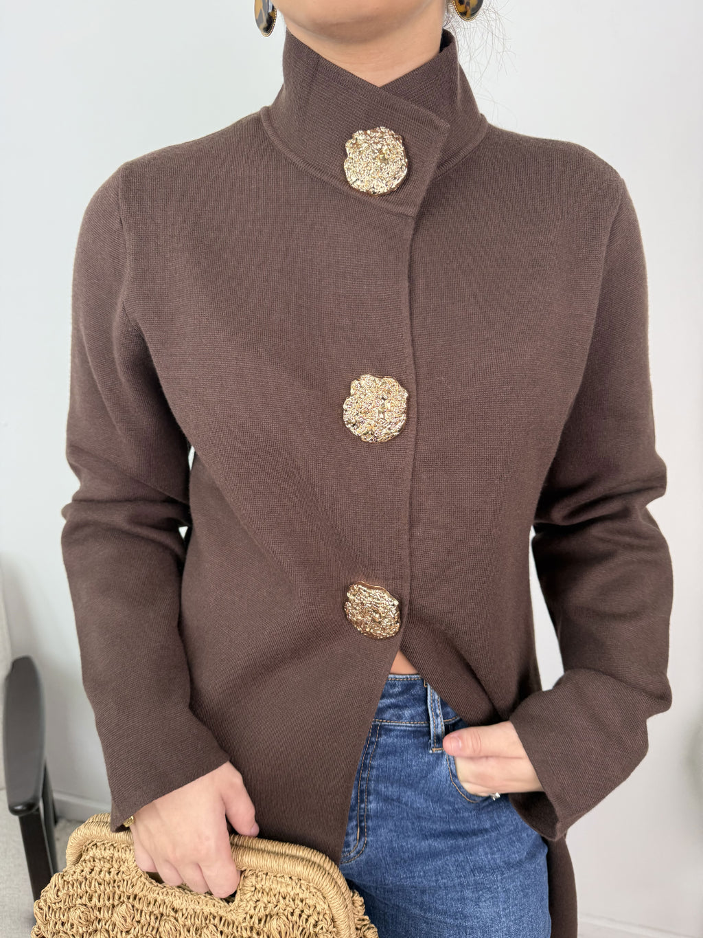 Gilet Victoria – Maille à boutons dorés