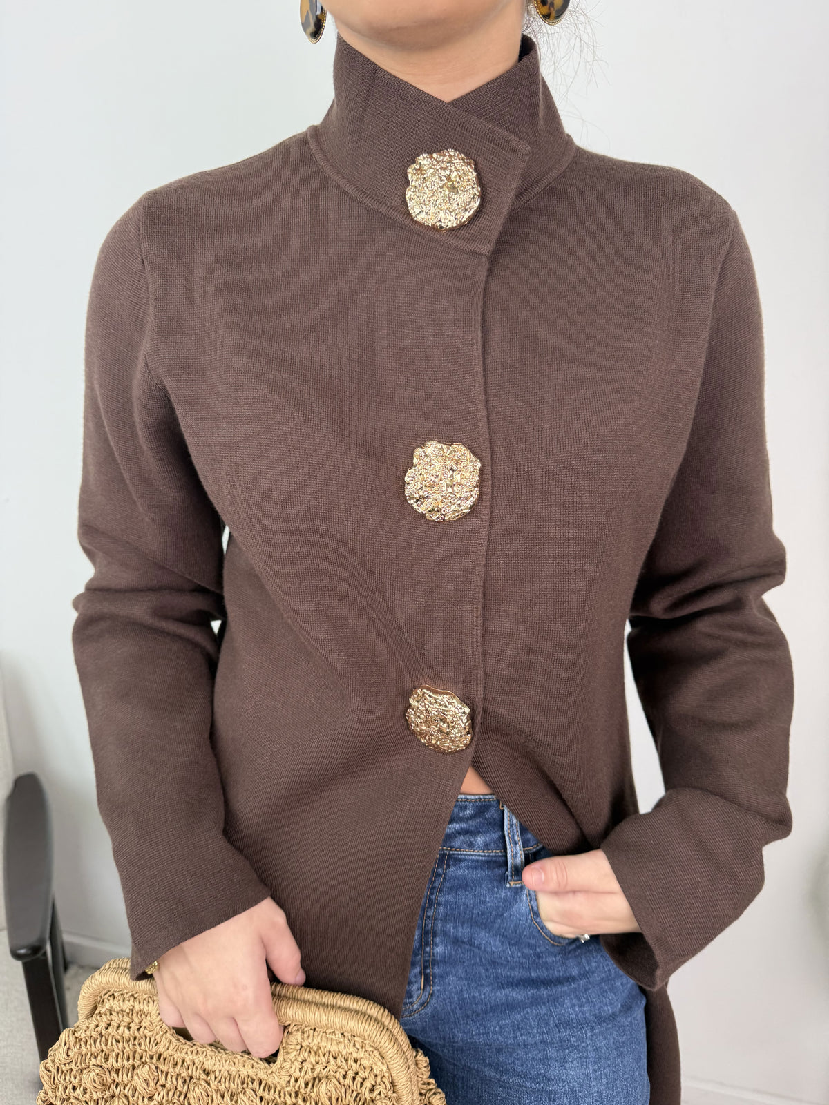 Gilet Victoria – Maille à boutons dorés